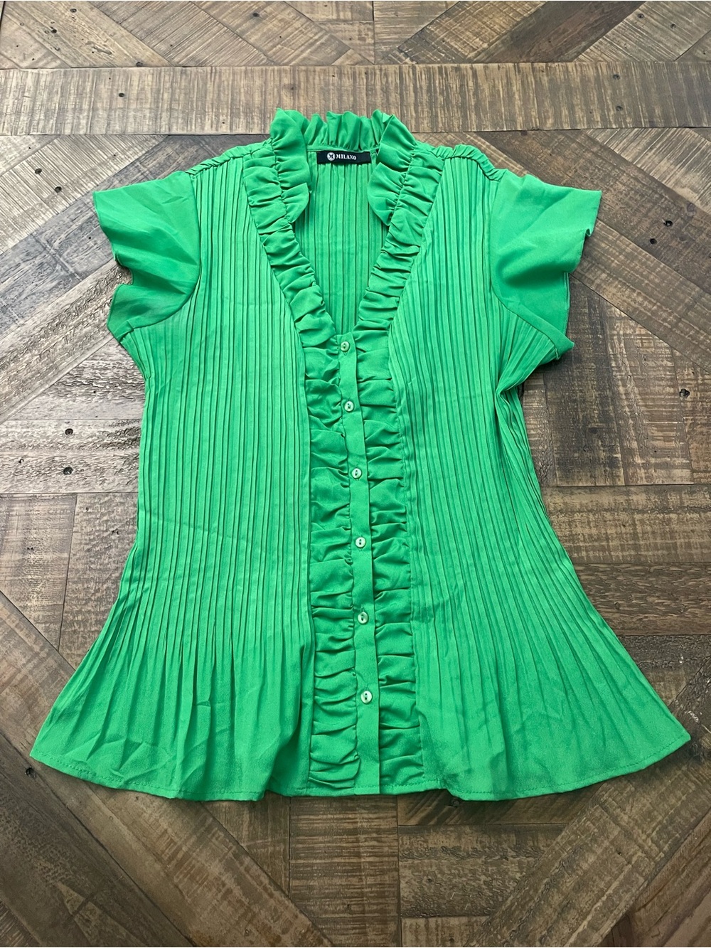Essentials by Milano Green Plissé Pleated Ruffle Flutter Sleeve Blouse